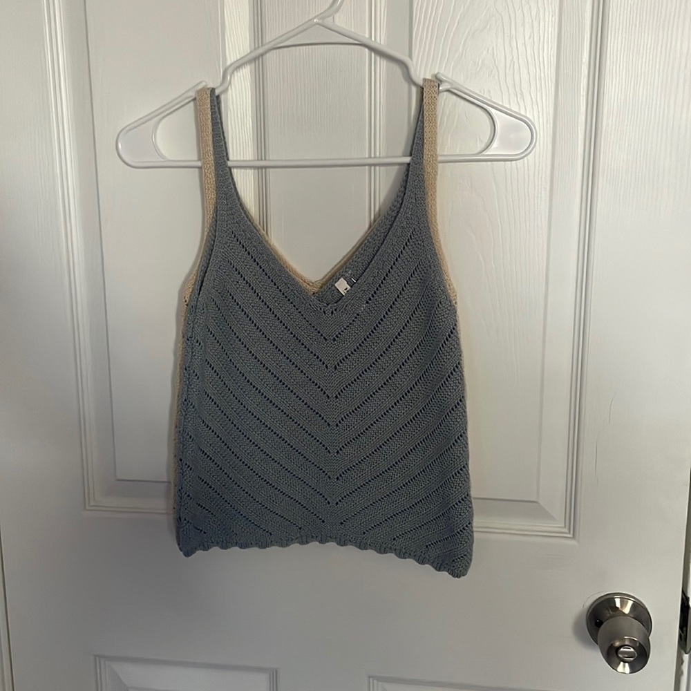 Blue cropped tank top